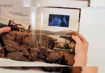 Já pensou assistir a um vídeo dentro de uma revista impressa?